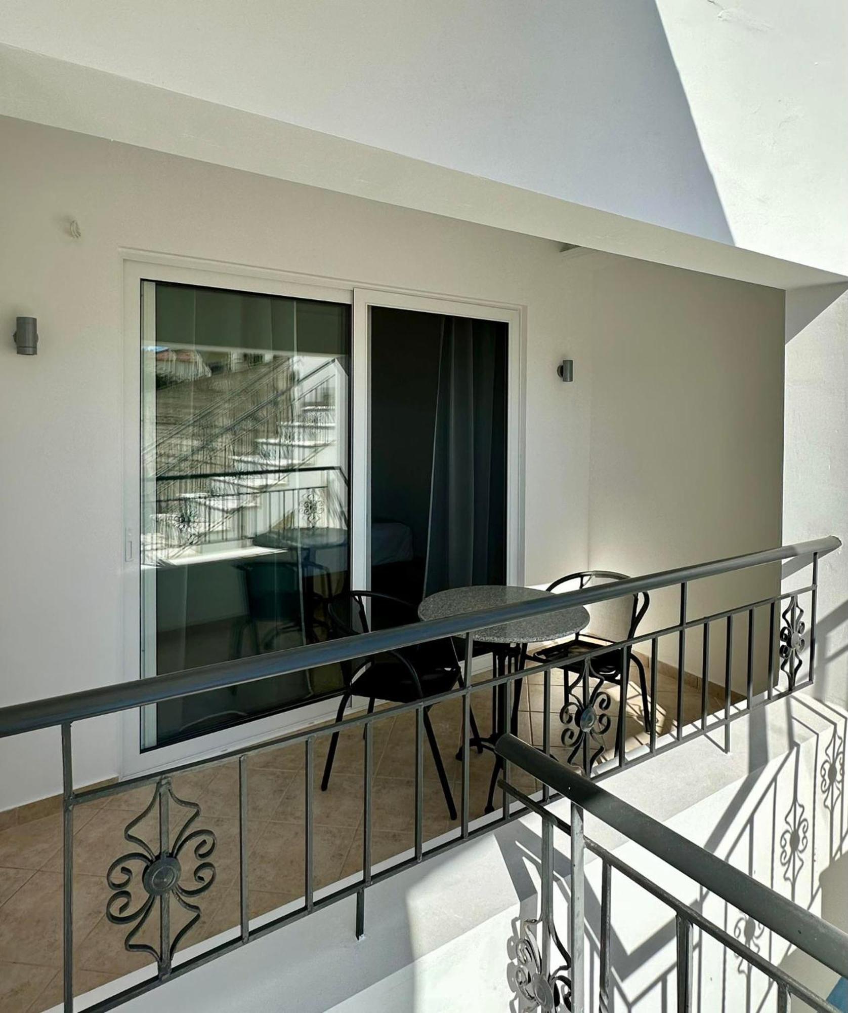 Azzurro Hotel Paleros Kültér fotó